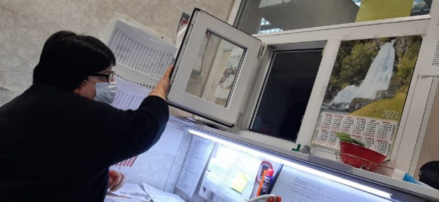 В страшном ожидании твоего присутствия. Срочно нужна помощь! Какова цель подразделения VET административной организации и что именно включает в себя роль обслуживающего персонала?